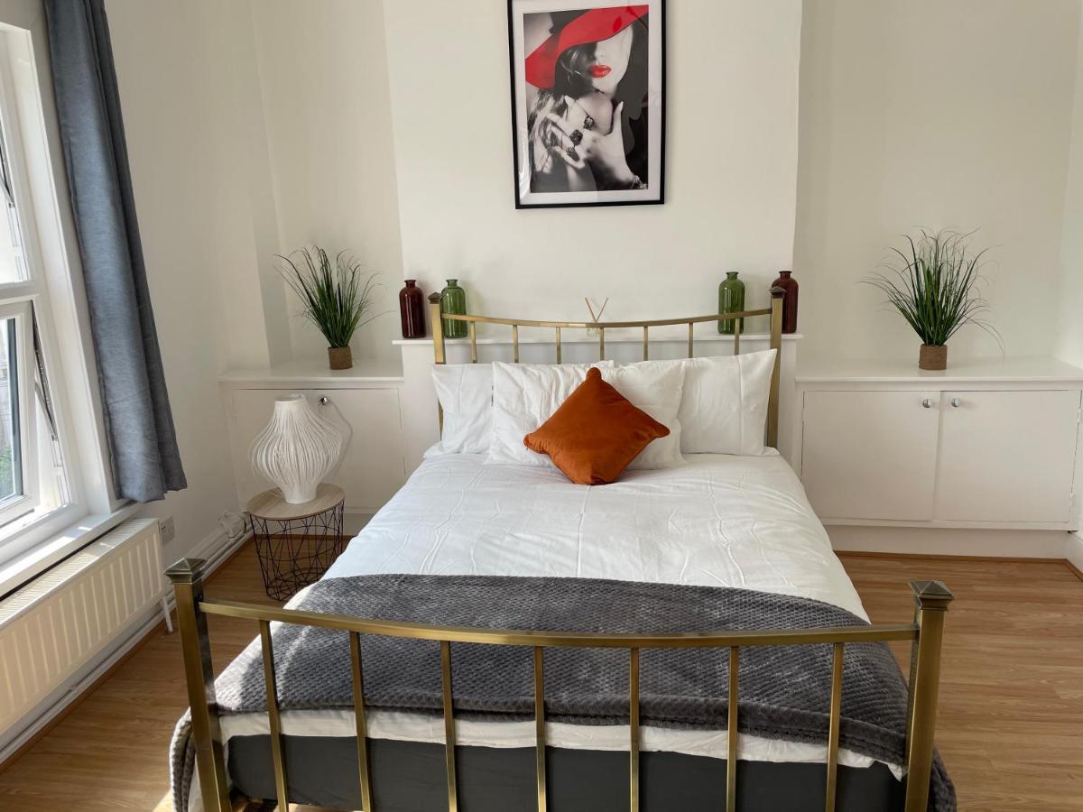 Large, Bright And Spacious 3 Bed Flat In London Exterior photo
