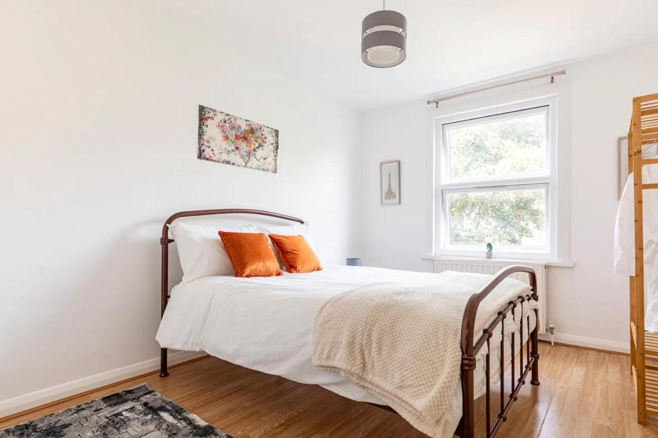 Large, Bright And Spacious 3 Bed Flat In London Exterior photo